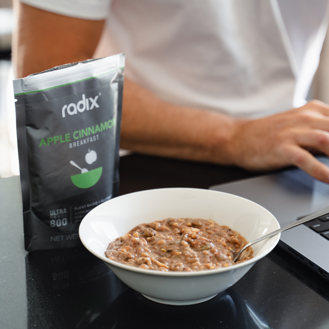 Radix Nutrition - Ultra Breakfast v9.0 - Apple Cinnamon - Lifestyle 2