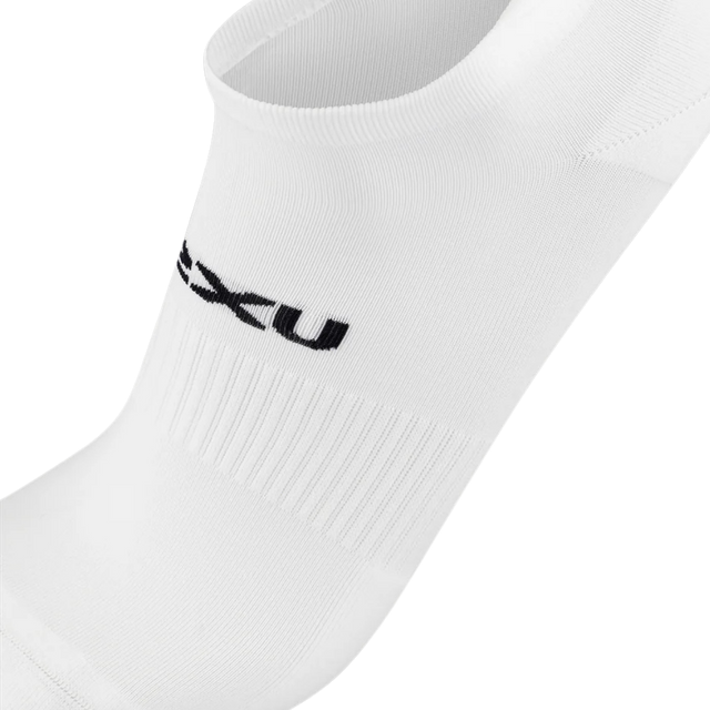 2XU-Ankle-Sock-3-Pack-white-black-close
