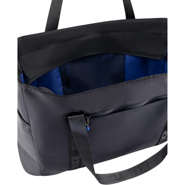 2XU-Commute-Tote-Bag-Black-Surf-close-side