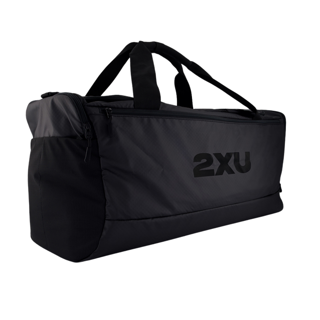 2XU-Gym-Bag-60L-Black-Black-close