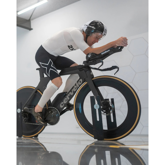 2XU-Light-Speed-React-Sleeved-Trisuit-Black-White-life
