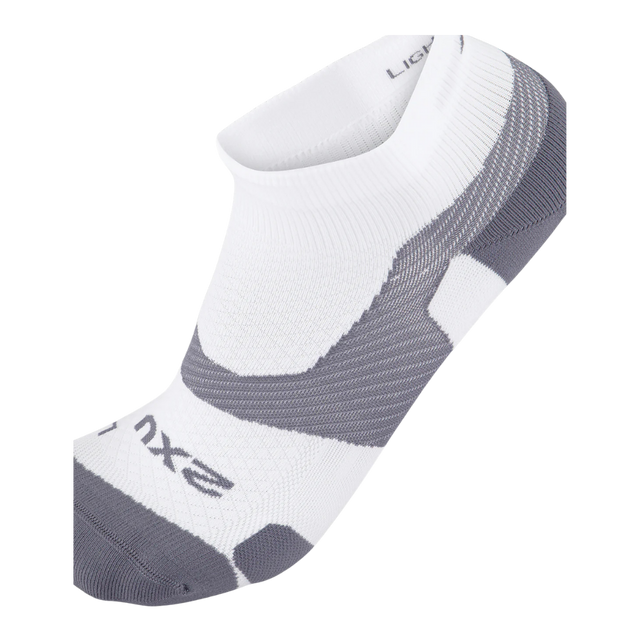2XU-Vectr-Light-Cushion-1_4-Crew-Sock-White_Grey-close