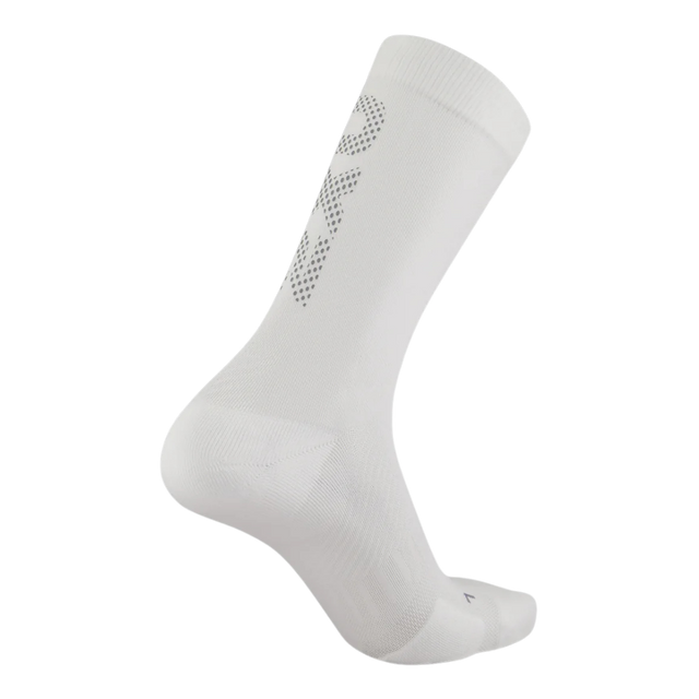2XU-Vectr-Reflective-Crew-Socks-white-Silver-Reflective-back