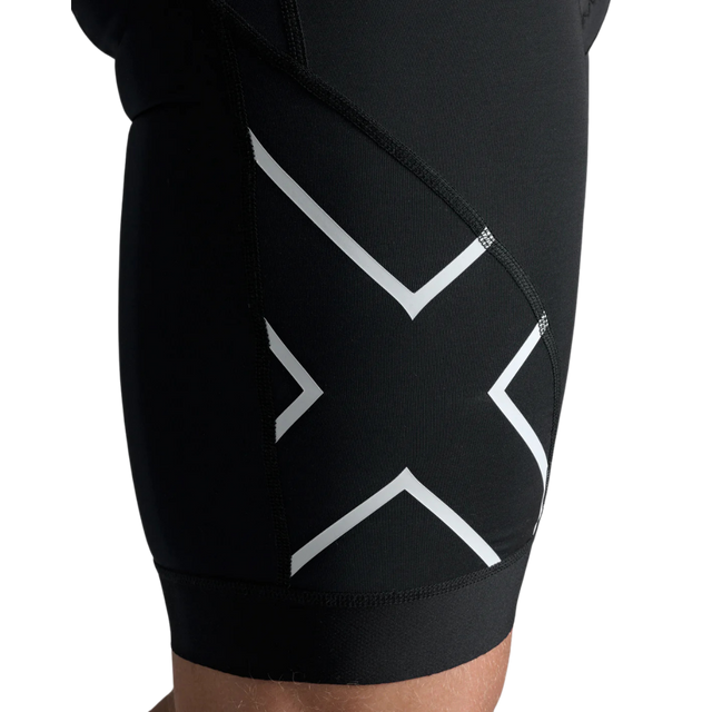 2XU-men-Core-Sleeved-Trisuit-Black-White-front-close