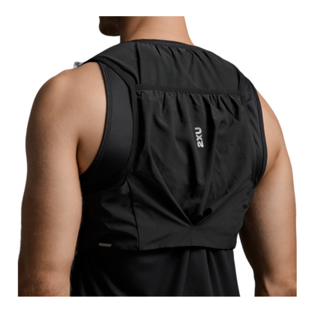 2xu-run-hydratino-vest-black-silver-reflective-lifestyle-back