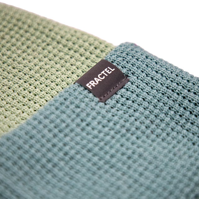 Fractel-Running-beanie-tropica-close-2