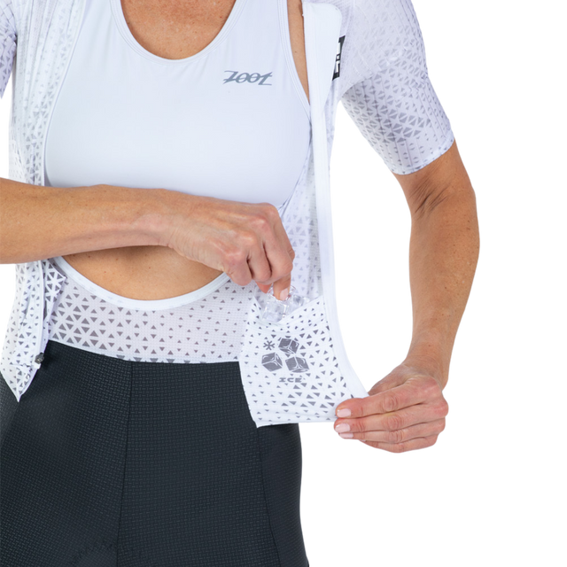 Zoot Women's Elite P1 Tri Aero FZ Racesuit in Sonic White colourway - ice pocket detail